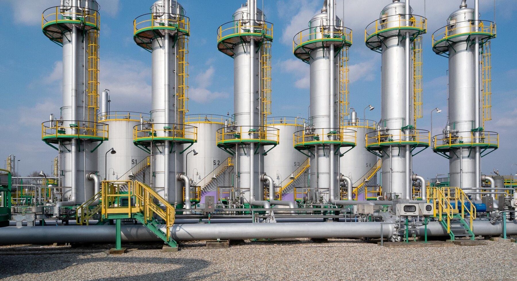 Gas gathering and processing power generation