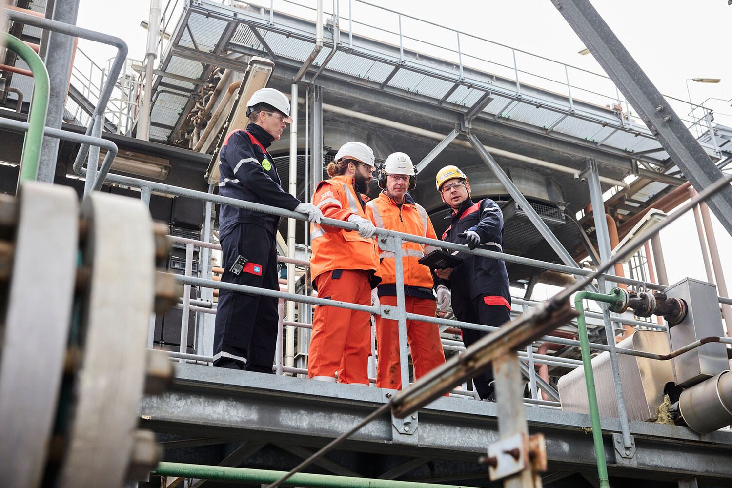 Customer and BC experts in discussion on customer site Customer and BC experts in discussion on customer site