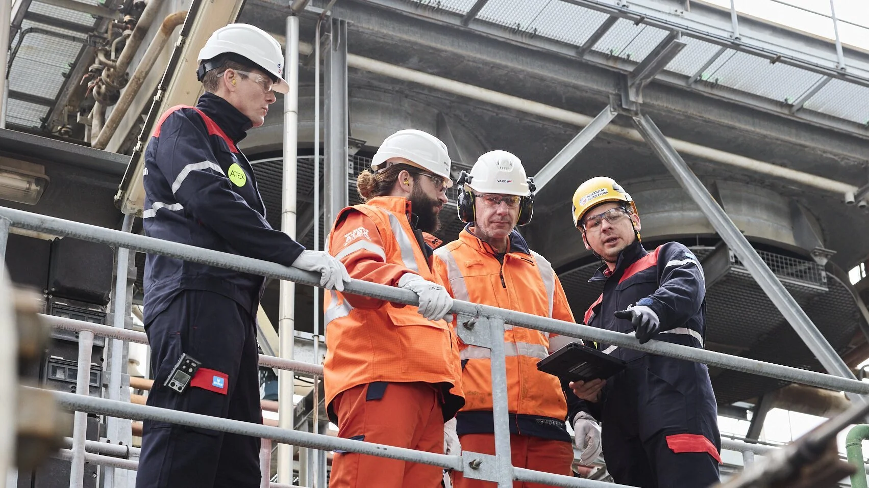 Customer and BC experts in discussion on customer site
