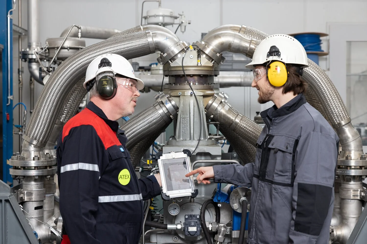 Launch up digital solutions shown by two field service Launch up digital solutions shown by two field service