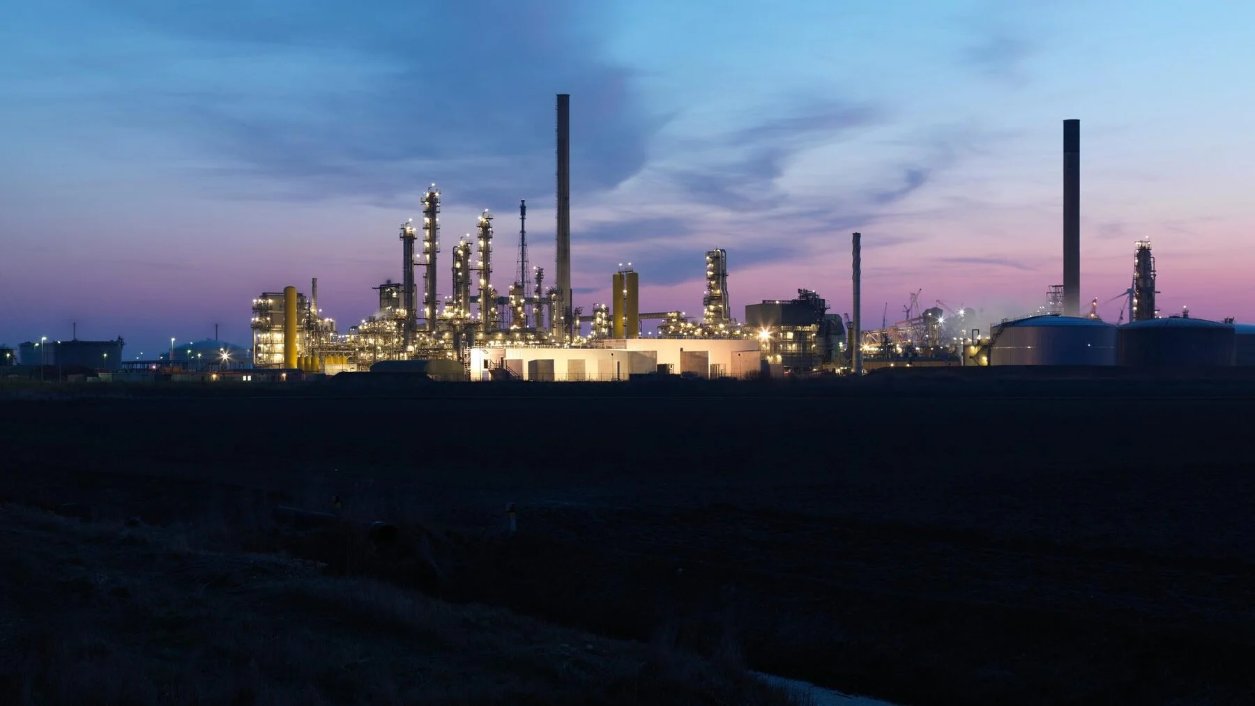 Zeeland refinery plant by night
