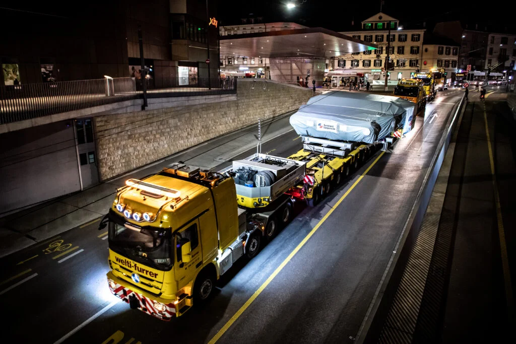 A hyper compressor on its way to Lianyungang Seaport in China A hyper compressor on its way to Lianyungang Seaport in China