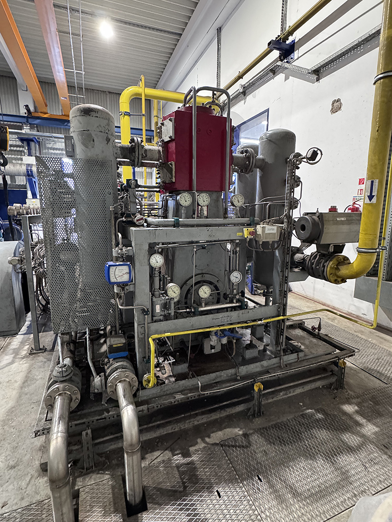 Refurbished compressor components delivering improved performance.