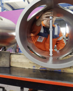 The customer inspects internal dimensions before the cylinder liner will be installed